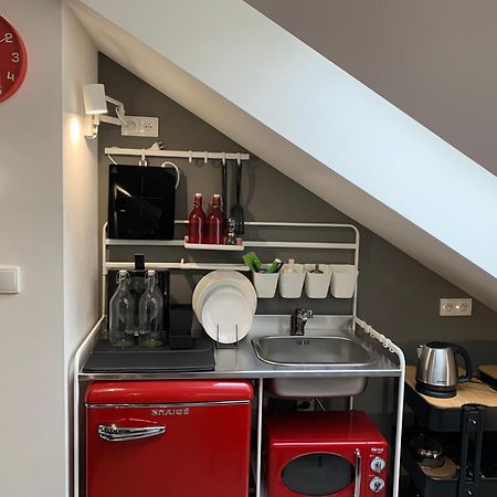 Cozy Friendly Place With Free Parking Praga Exterior foto