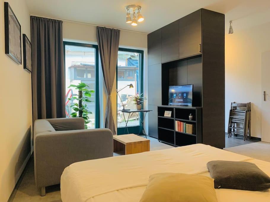 Cozy Friendly Place With Free Parking Praga Exterior foto