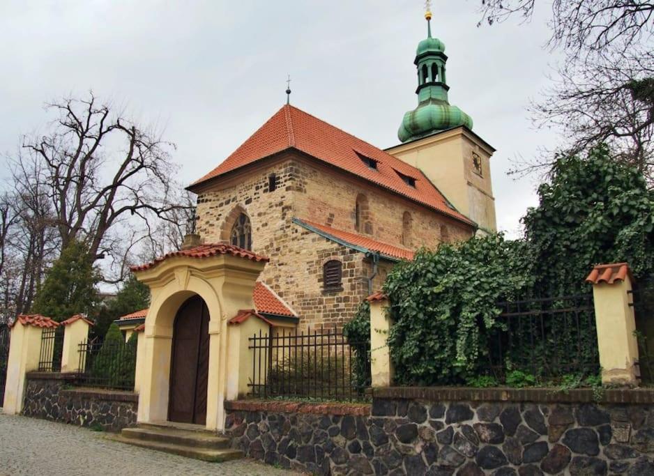 Cozy Friendly Place With Free Parking Praga Exterior foto