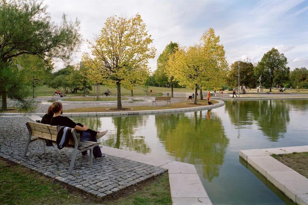 Cozy Friendly Place With Free Parking Praga Exterior foto