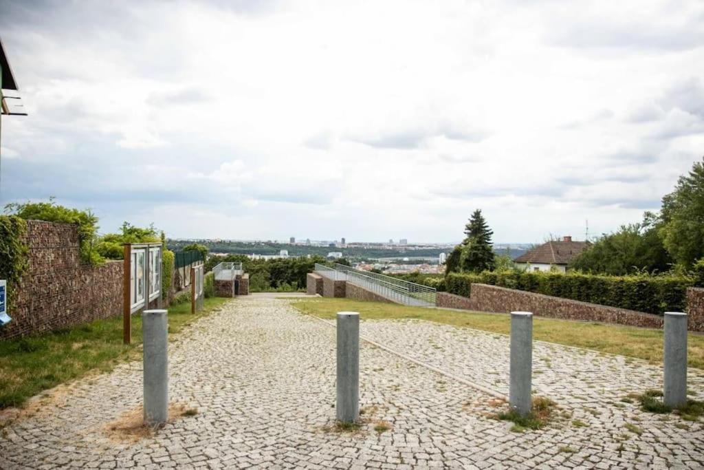 Cozy Friendly Place With Free Parking Praga Exterior foto