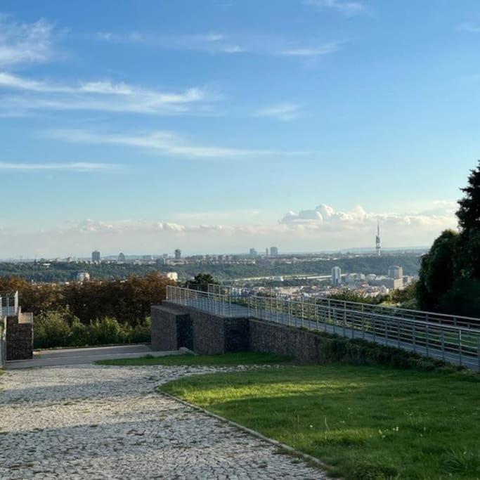 Cozy Friendly Place With Free Parking Praga Exterior foto