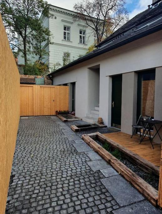 Cozy Friendly Place With Free Parking Praga Exterior foto