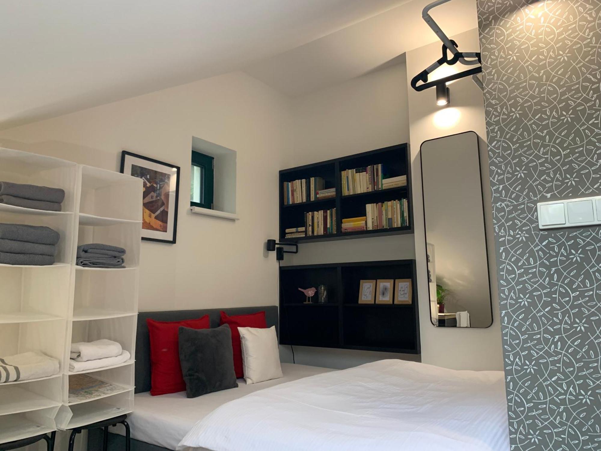 Cozy Friendly Place With Free Parking Praga Exterior foto